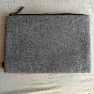 Incase 13” Flat Sleeve for MacBook Air & MacBook Pro - Heathered Grey